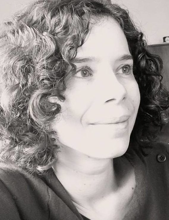 Luisa Freiman : Dès l'âge de 8 ans, j'ai étudié le piano à l'Ecole Nationale de Musique de Villeurbanne, près de Lyon et après avoir obtenu le Diplôme d'Etudes Musicales (D.E.M), je me suis investie dans l'enseignement du piano. Photo de présentation de Luisa Freiman
